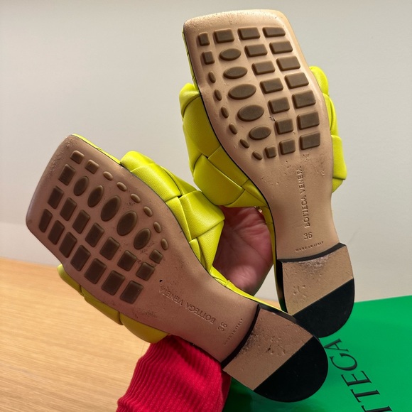 Bottega Veneta Women’s Lido Flat Sandal Kiwi 36 - Picture 7 of 8